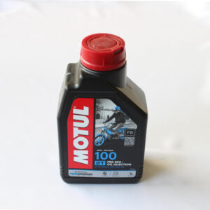Motul_2T_moottorioljy_mineraal_www.le-store.fi_.jpg